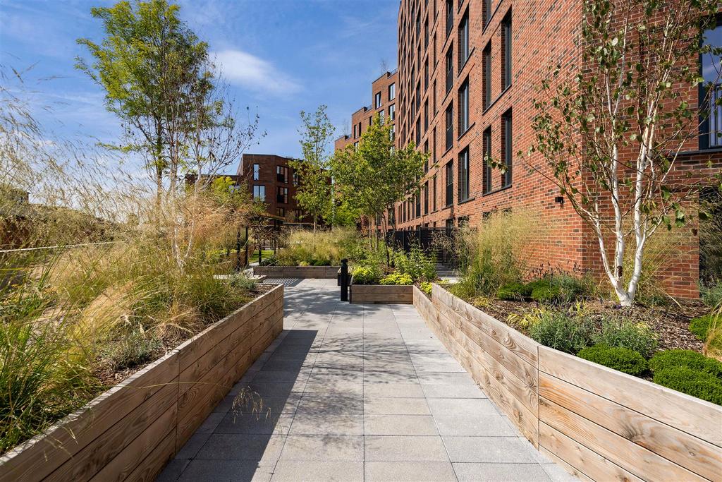 75907 Springwell-Gardens-Whitehall-Road-Leeds (28)