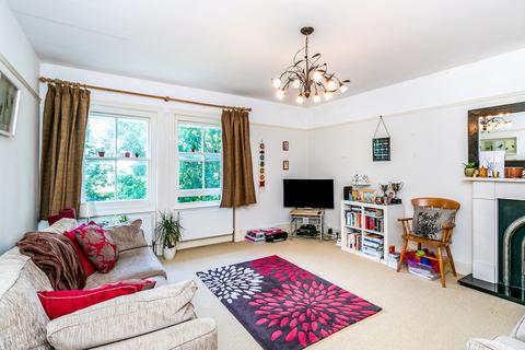 1 bedroom flat to rent, The Avenue, Surbiton, KT5