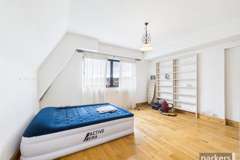 undefined, Selborne Court, Berkshire RG1