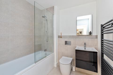 1 bedroom flat for sale, Amberley House, 4 Park Drive, Southdowns Park, Lewes, BN7