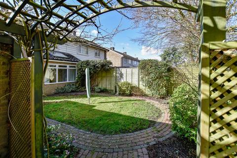 3 bedroom semi-detached house to rent, Trinity Close, Balsham, Cambridge