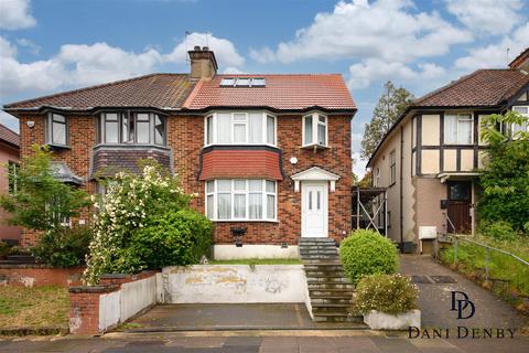 4 bedroom house for sale, Farm Road, Edgware HA8