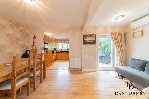 4 bedroom house for sale, Farm Road, Edgware HA8