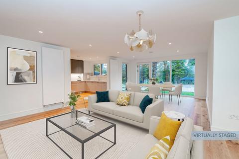 3 bedroom ground floor flat for sale, Flat 4, 9 Barnton Avenue West, Edinburgh, EH4 6DF