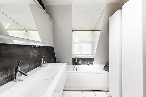 undefined, Drayson Mews, London W8
