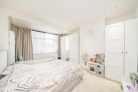 4 bedroom end of terrace house for sale, Brent Park Road, London NW4