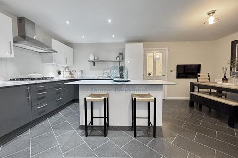4 bedroom detached house for sale, Wakefield WF2