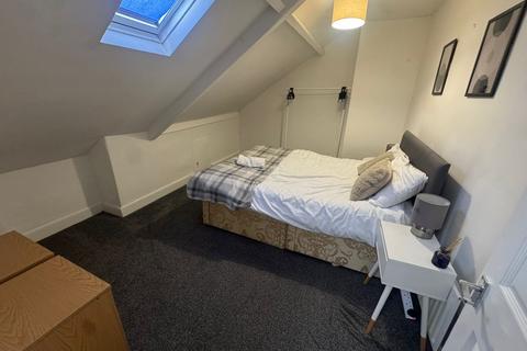 undefined, Woodbine st NE8