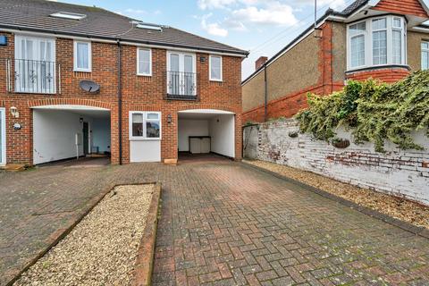 Grove Avenue, Hampshire PO12