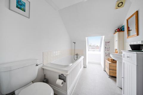 3 bedroom end of terrace house for sale, Grove Avenue, Hampshire PO12