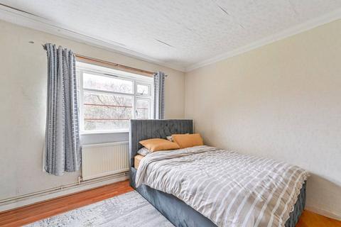 2 bedroom flat for sale, Poynders Gardens, Clapham, London, SW4