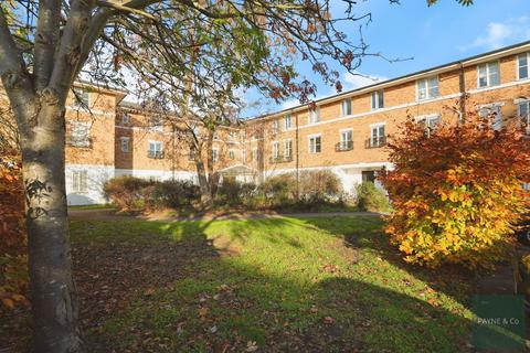 1 bedroom ground floor flat for sale, Forsythia Close, Springfield Court Forsythia Close, IG1