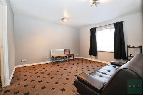 1 bedroom ground floor flat for sale, Forsythia Close, Springfield Court Forsythia Close, IG1