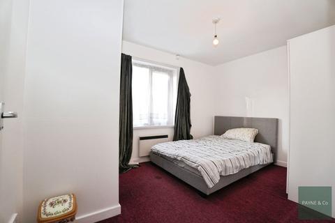 1 bedroom ground floor flat for sale, Forsythia Close, Springfield Court Forsythia Close, IG1