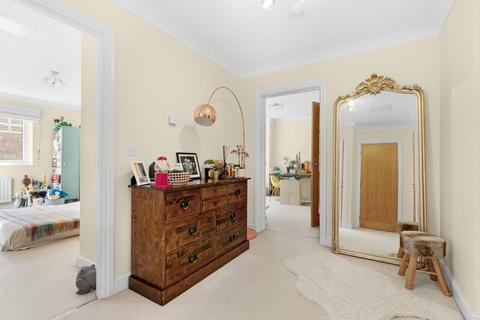 undefined, Bridgewater Road, Weybridge