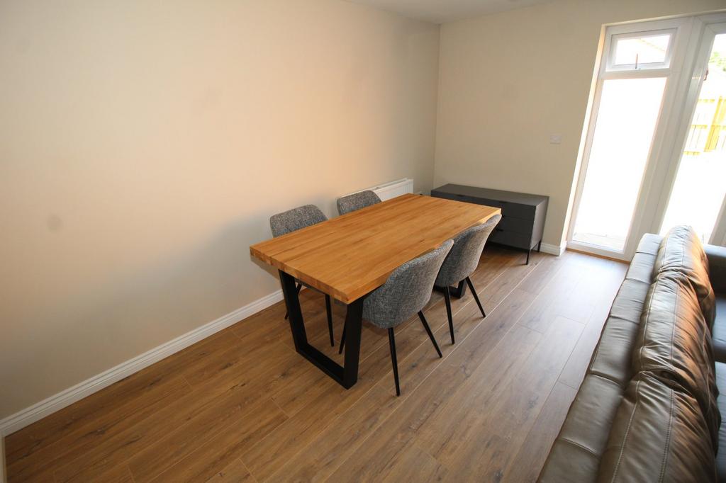 Lounge/Dining Room