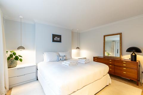 undefined, Milton Grove, London N16