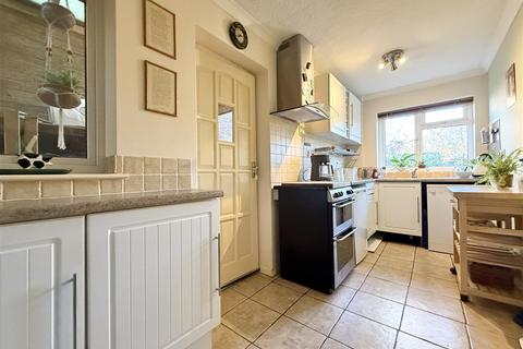 3 bedroom semi-detached house for sale, Park Close, Leicester LE9