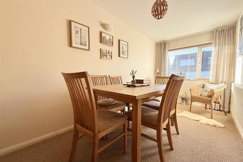 3 bedroom semi-detached house for sale, Park Close, Leicester LE9