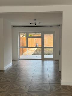 Warren Drive, Ruislip
