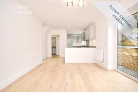 4 bedroom semi-detached house to rent, Carden Avenue, Brighton, BN1