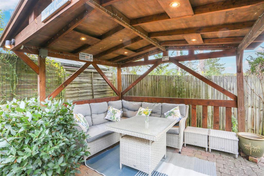 1577763541 - Rye Field -2.jpg