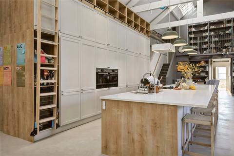 3 bedroom penthouse to rent, Cable Street, Manchester, Greater Manchester, M4
