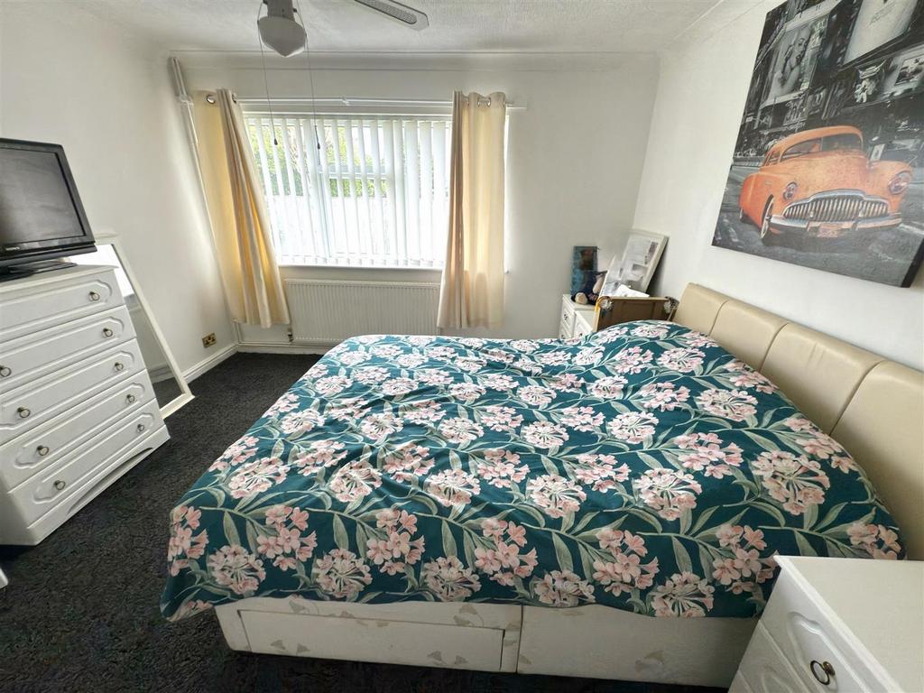 BED 1.jpg