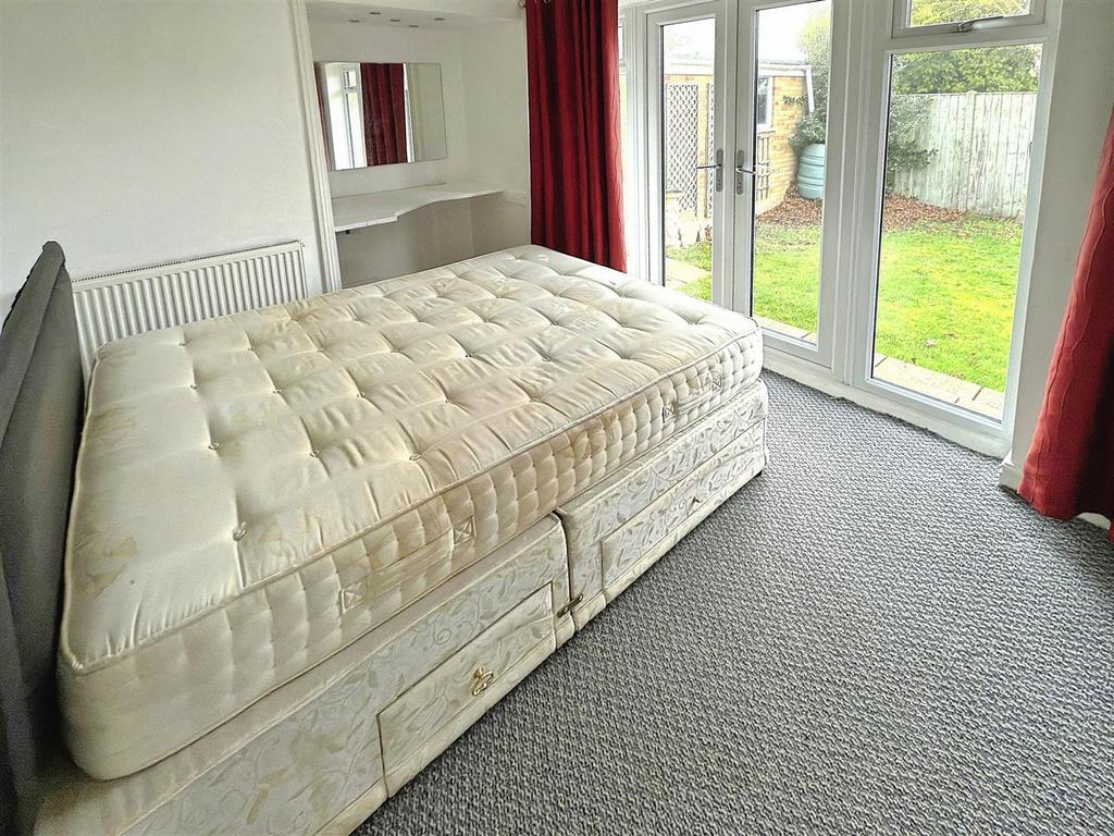 356c792f-Bedroom.jpg