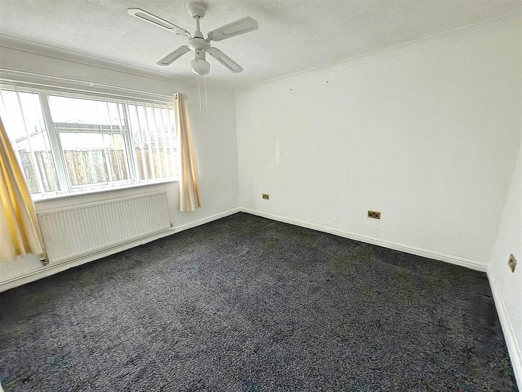3c24f1c1-Bed 202.jpg