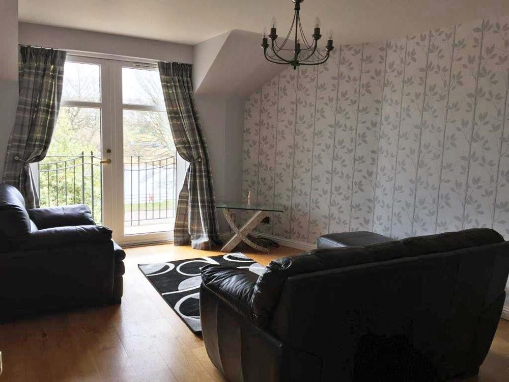 Riversidemanor12 t