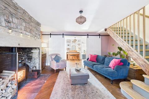 3 bedroom end of terrace house for sale, Church Chare, Whickham, NE16