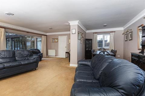 4 bedroom detached house for sale, Butternab Road, Beaumont Park, Huddersfield