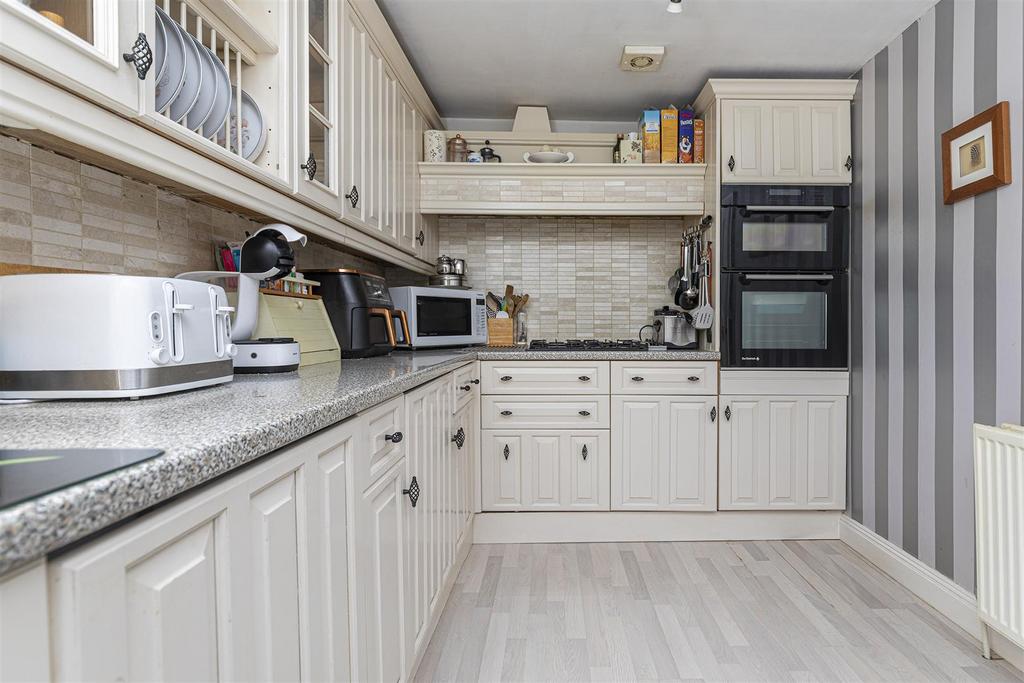 Bramleys Estate Agents - Butternab Road - Beaumont