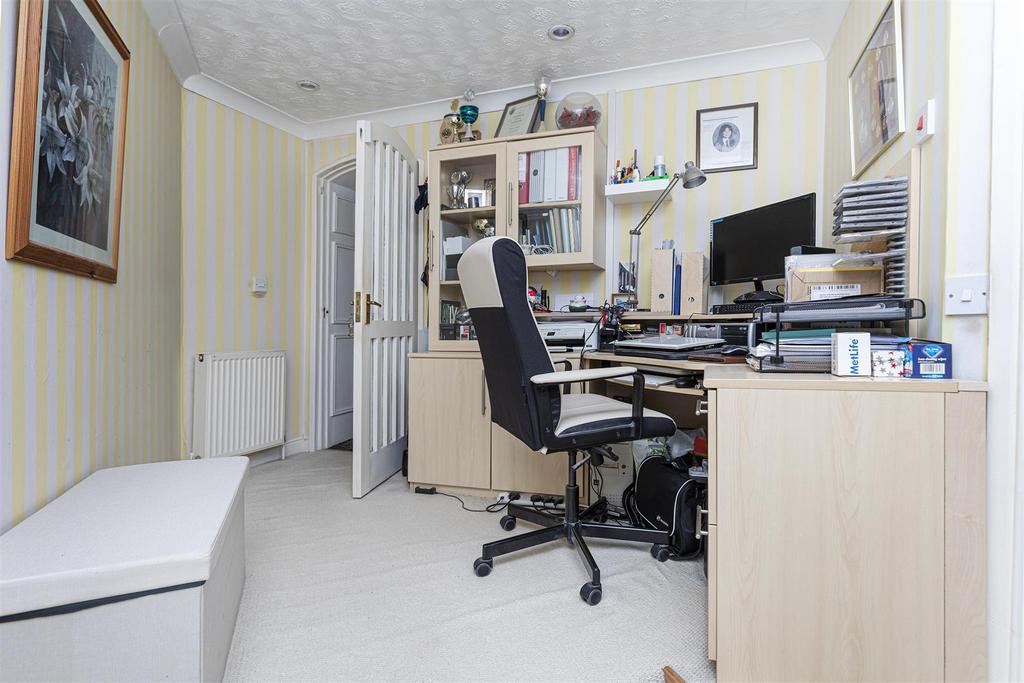 Bramleys Estate Agents - Butternab Road - Beaumont