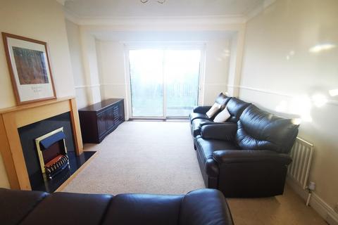 3 bedroom semi-detached house to rent, Kirton Avenue, Newcastle upon Tyne, NE4