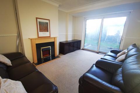 3 bedroom semi-detached house to rent, Kirton Avenue, Newcastle upon Tyne, NE4