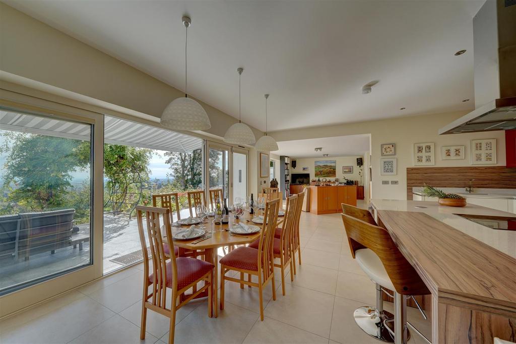 48a Worcester Rd (40
