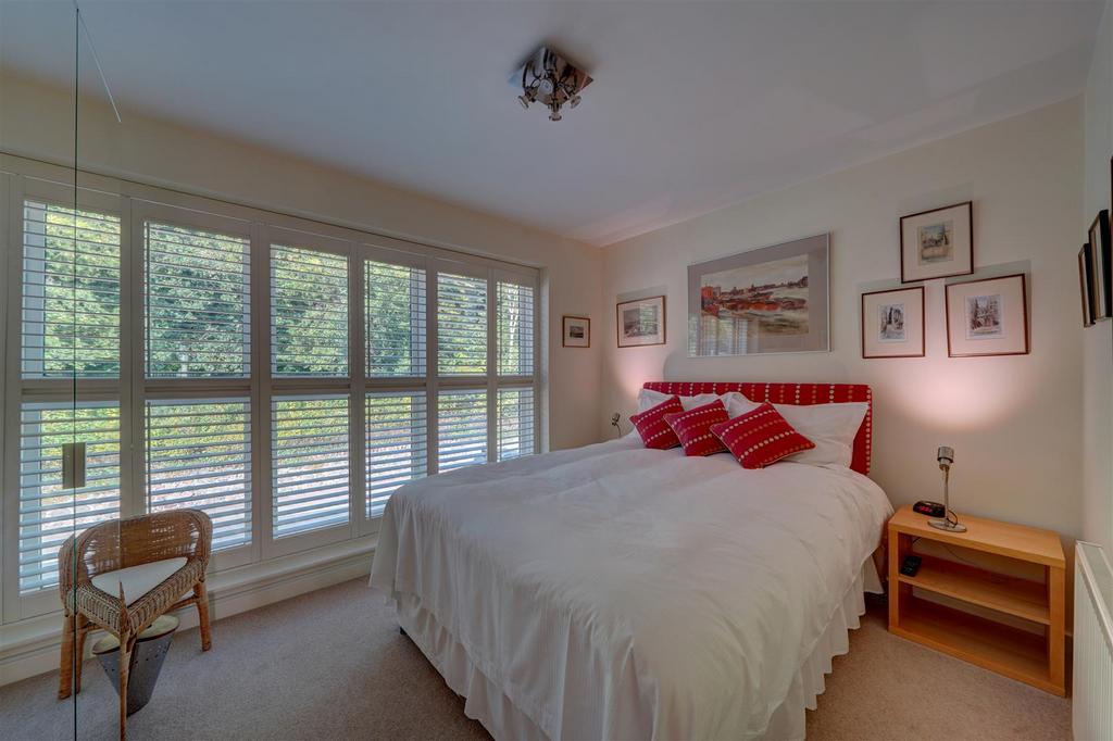 48a Worcester Rd (9)