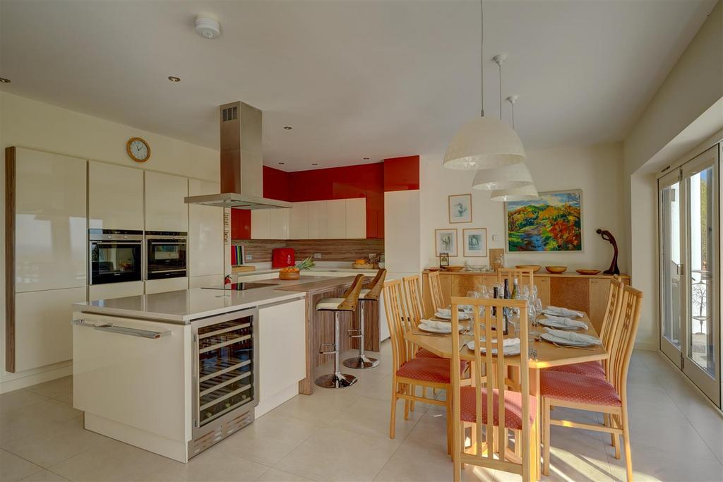 48a Worcester Rd (35