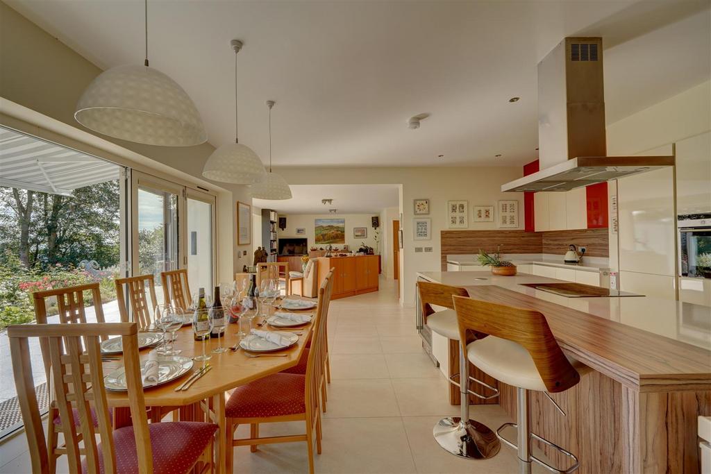 48a Worcester Rd (41