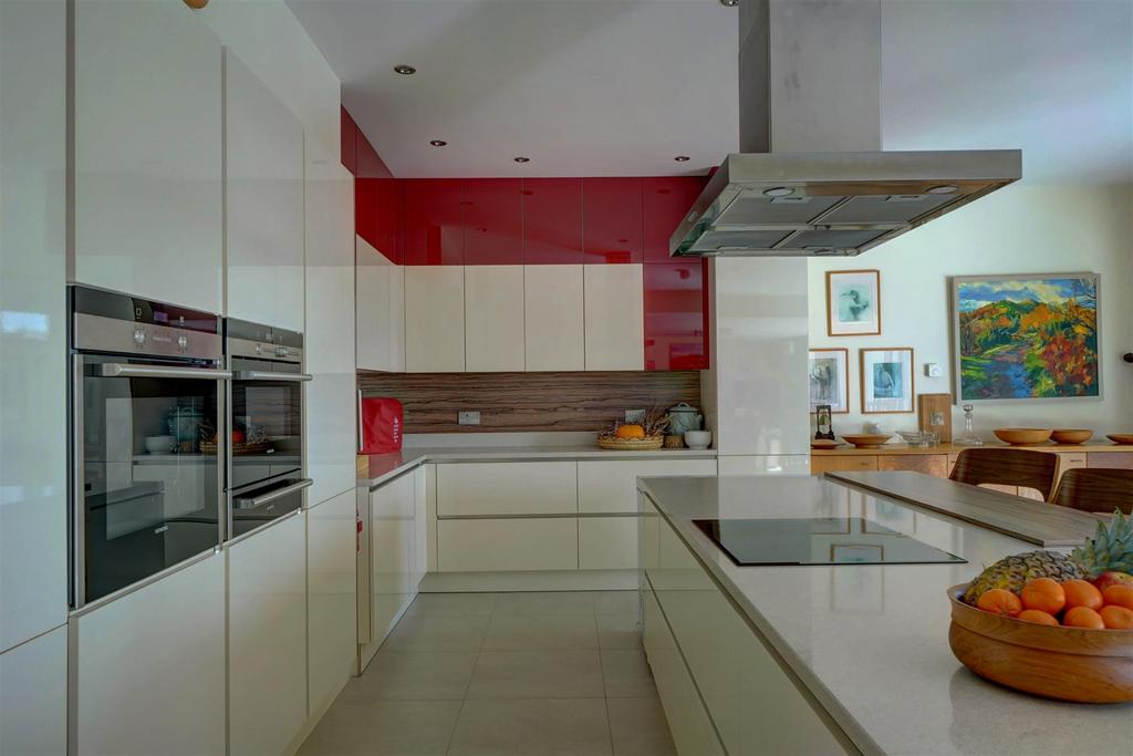 48a Worcester Rd (37