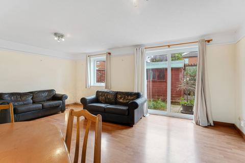 undefined, Kensington Drive, Milton Keynes MK8