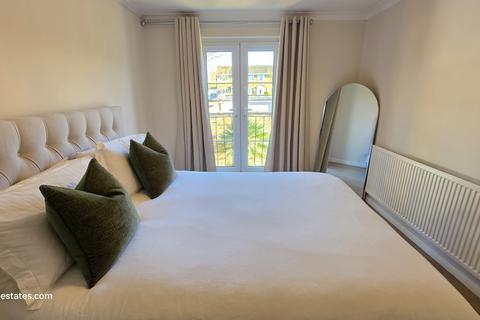 2 bedroom flat for sale, Amesbury Court, 11 Crofton Way, Enfield EN2