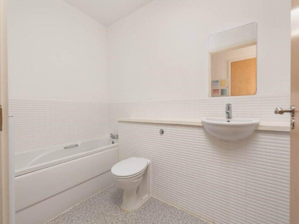 55956 Drybrough Cres-