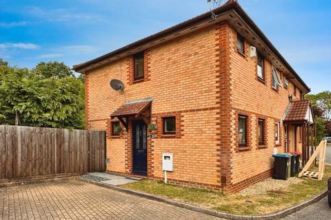 2 bedroom end of terrace house for sale, Wheatcroft Close, Milton Keynes MK6