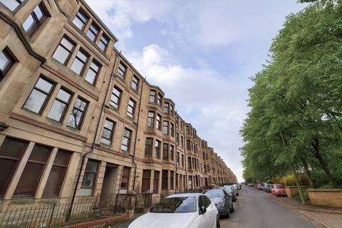 2 bedroom flat to rent, Benview Street, Glasgow G20