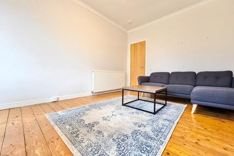 2 bedroom flat to rent, Benview Street, Glasgow G20