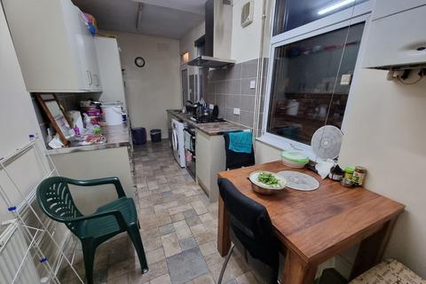2 bedroom terraced house for sale, Epsom Road, Leicester, LE4