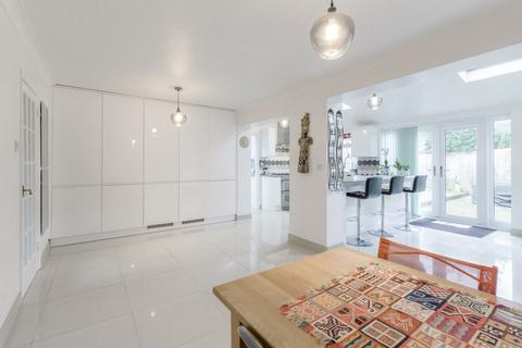 5 bedroom detached house for sale, Rosebay Close, Milton Keynes MK7